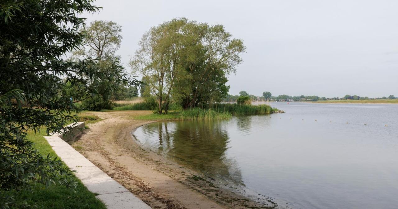 Вілла Cool Huisje Aan De Maas Andel Екстер'єр фото